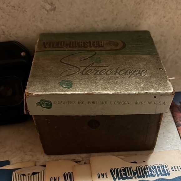 Vintage View Master Stereoscope 14 Reels 1947-55 - Picture 3 of 11